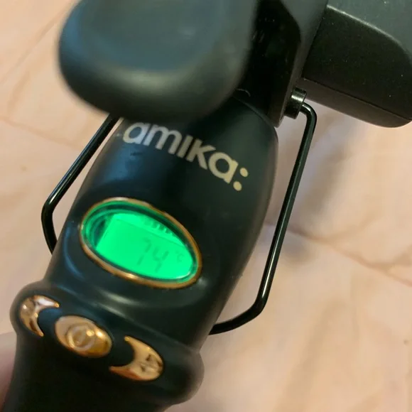 Amika High Tide Waver